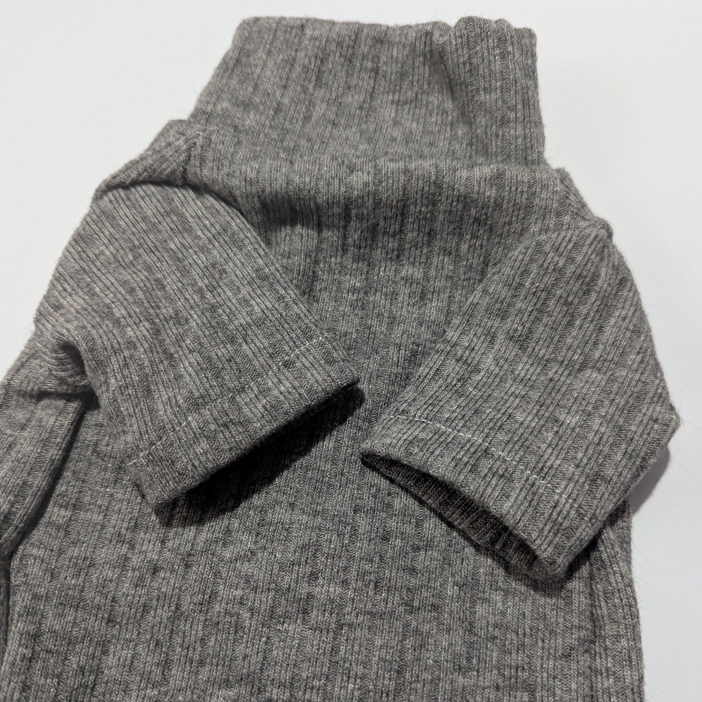 Ribbed Knit Sphynx Cat Sweater - Grey
